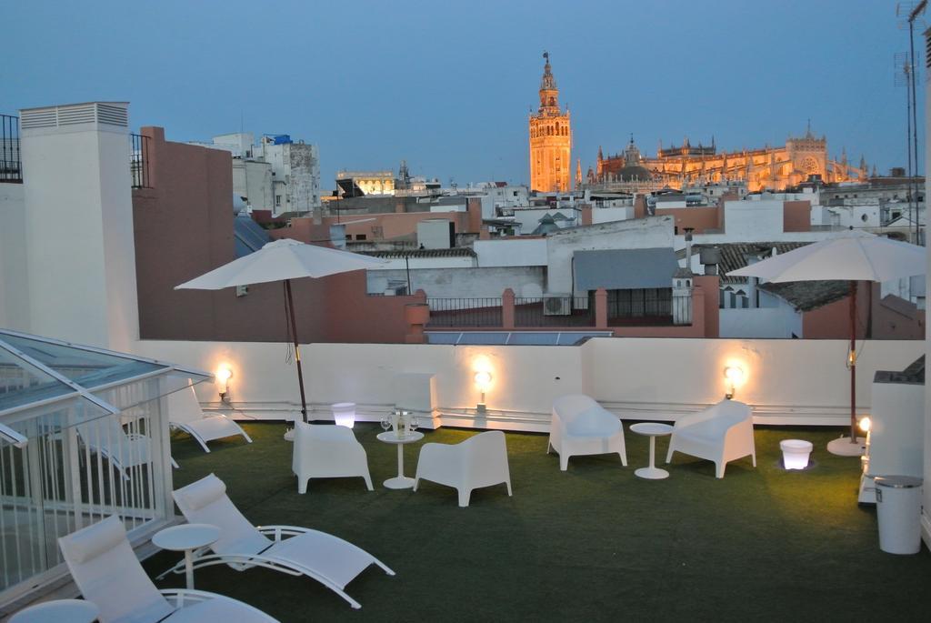 Suites Sevilla Plaza Exterior photo