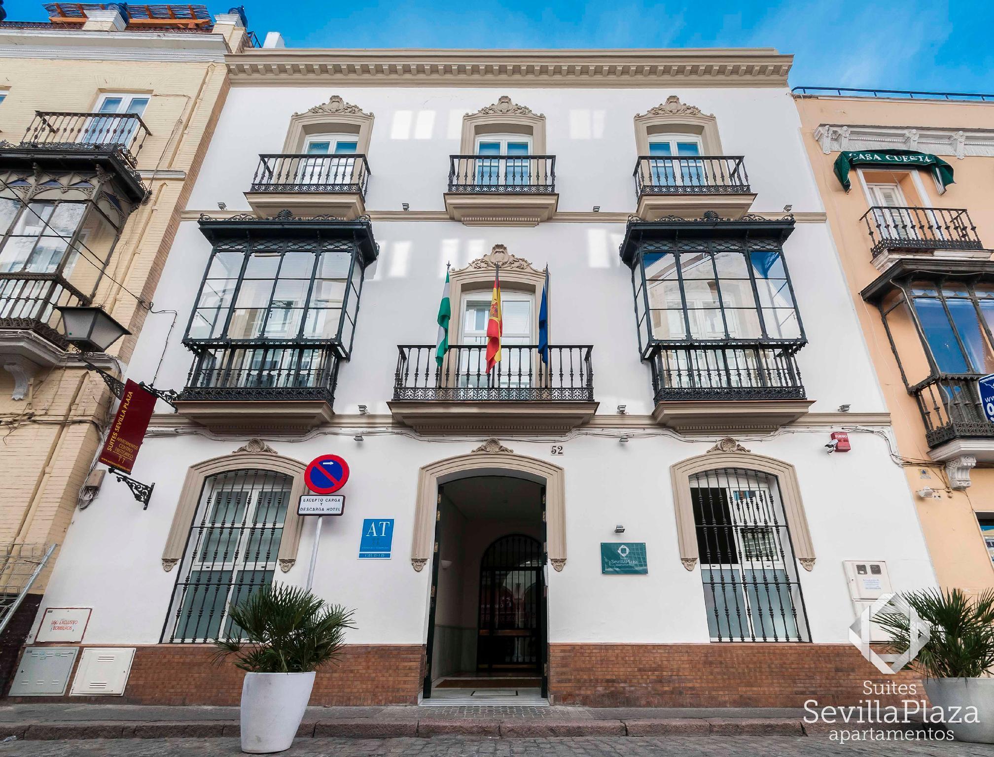 Suites Sevilla Plaza Exterior photo