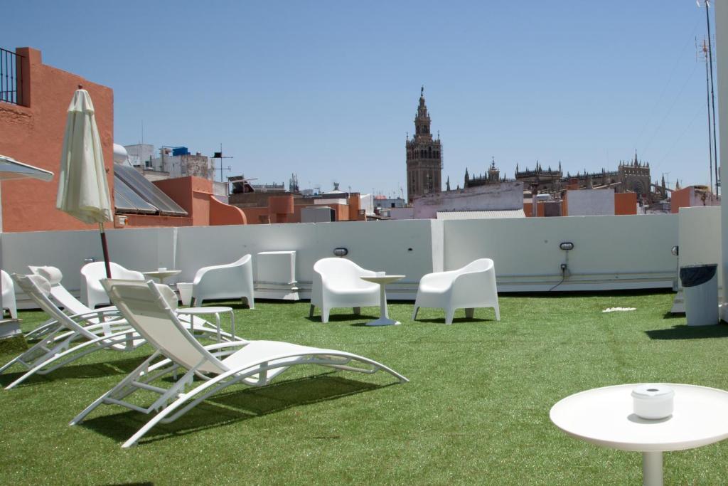 Suites Sevilla Plaza Exterior photo
