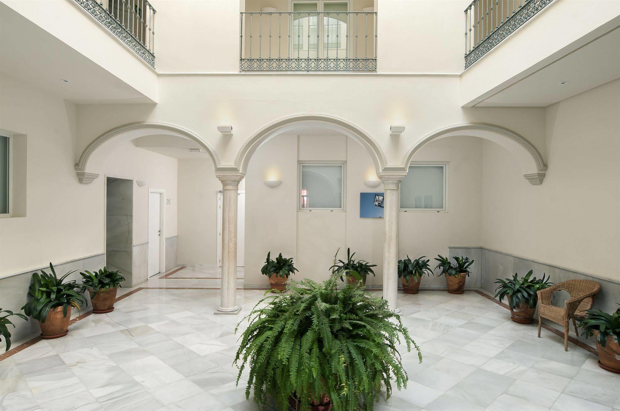 Suites Sevilla Plaza Exterior photo