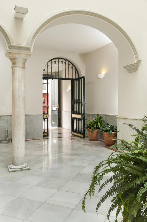 Suites Sevilla Plaza Exterior photo